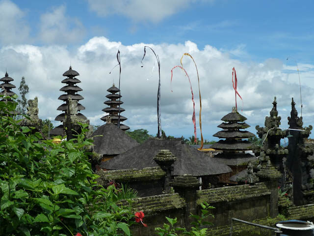 Verschiedene Tempelanlagen auf Bali
